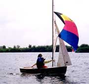 Heron sailing dinghy designed by Jack Holt. Information 